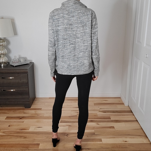 Pink Victoria's Secret sweater - Picture 4 of 10